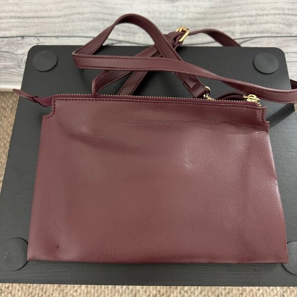 Shiraleah Burgundy Crossbody Bag With Adjustable Strap & Zipper Closure - Picture 3 of 4